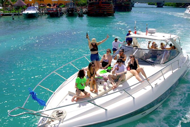 Private Premium Yacht 46FT Rental in Cancún - What to Bring (and What to Leave): Cash, Snacks, and Seasickness