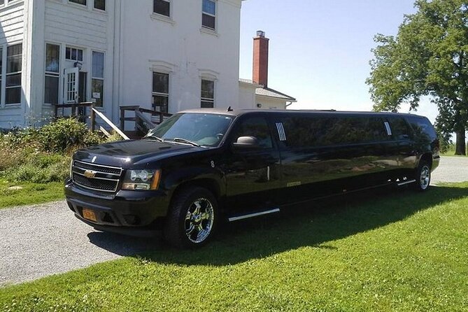 Private Roundtrip Transfer: To Las Vegas by Luxury Limo - Choosing the right limo: Chrysler 300 vs. SUV-style up to 10