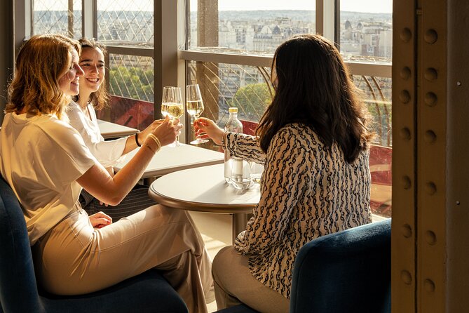 Private Tour, Luxury Eiffel Tower Lunch, Seine Cruise & Louvre - Madame Brasserie lunch at the Eiffel Tower (yes, it matters)