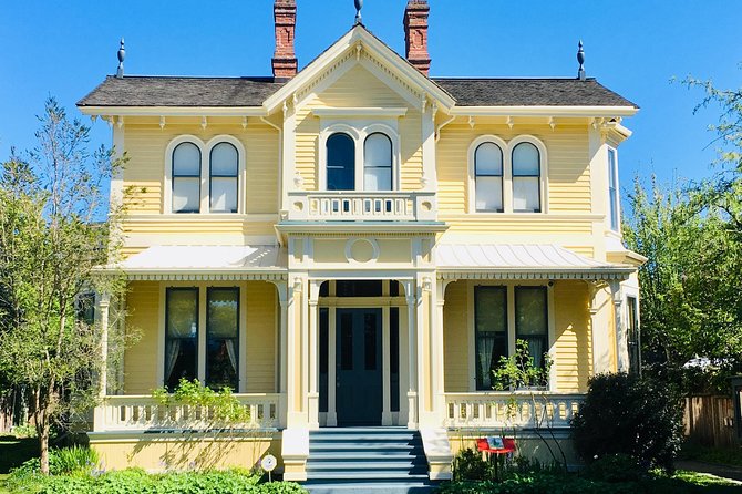 Private Tour of Beautiful Victoria in Luxury Van - Fisherman’s Wharf: Floating Homes and Quick Local Flavor