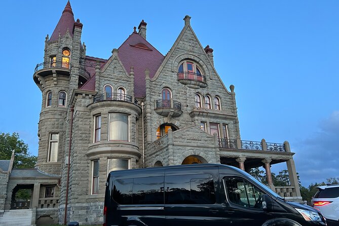 Private Tour of Beautiful Victoria in Luxury Van - Beacon Hill Park: Gardens, Totems, Peacocks, and a Petting Zoo