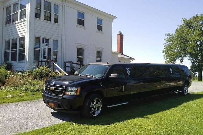 Private Transfer: Las Vegas to LAS Airport by Luxury SUV or Limousine up to 8 p - Key things to know before you book