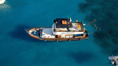 Protaras: Luxury Blue Lagoon Cruise / 3H, 2 Swim Stops - Boarding Ayia Trias Cruises at Paralimni Marina (Near the Little Chapel)