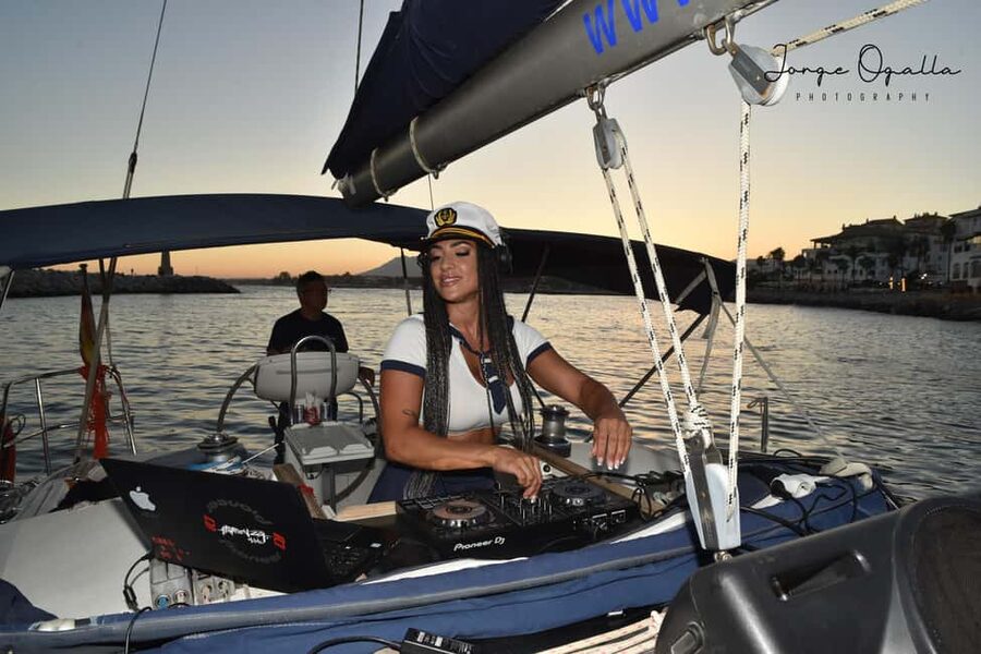 Puerto Banús by Sailboat: Discover Marbella’s Luxury Coast - The onboard feel: small-group comfort, music, and easygoing crew