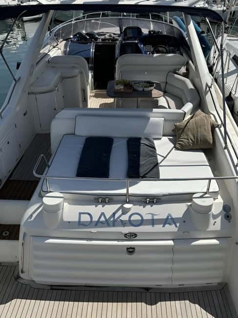 Puerto Banus: Private Luxury Yacht Charter - Drinks and Music: How Dakota Keeps the Mood Right