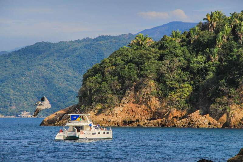 Puerto Vallarta: Luxury Yacht Tour with Lunch and Open Bar - Key Highlights You’ll Care About