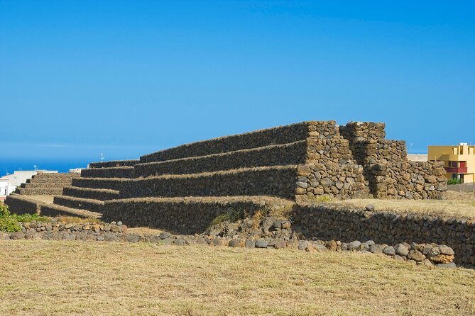 "Pyramids of Güímar Admission PREMIUM Ticket" - Family-Friendly Details: Café, Picnic Area, Playground