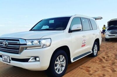 Red Sand Tourism desert safari with premium camp - Dune bashing in Lahbab: the adrenaline, plus a built-in safety rhythm