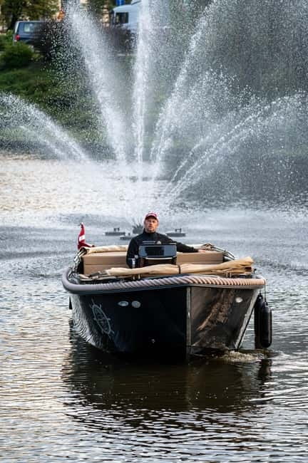 Riga: Private tour - City Panorama with premium class boat - Where you meet: Eksporta iela 1d and Pier C (no last-minute chaos)