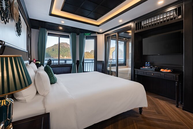 RITA CRUISE - LUXURY 5 STAR CRUISE in HALONG BAY from HANOI - Day 2 in Lan Ha Bay: morning tai chi, coffee time, and real downtime