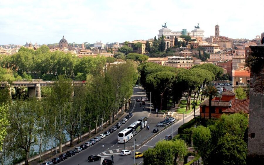 Rome: 3-Hour Panoramic Luxury Golf Cart Tour - Why a luxury electric golf cart makes sense in Rome
