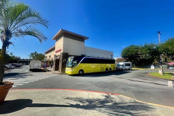 Roundtrip Shuttle from Waikiki Hotels-Waikele Premium Outlets - Finding your pickup in Waikiki with mobile tickets