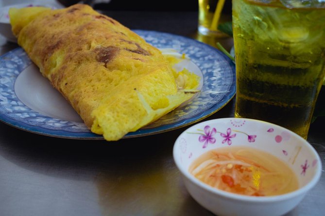 Saigon by Night: Private Street Food Walk You Can’t Miss - District 1 Meetup and How the Night Gets Organized