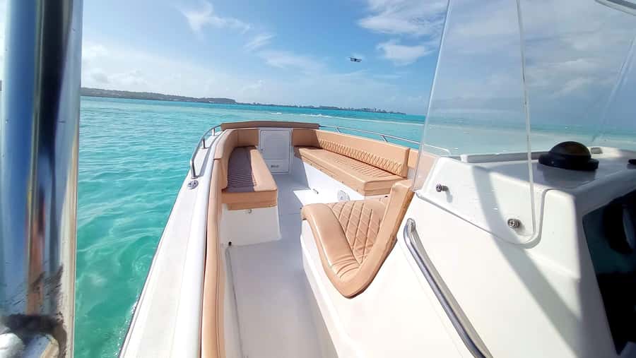 San Andres: Private San Andres Bay Tour by Luxury Speedboat - White Watta Beach: the sea of 7 colors and a sunset you can hold onto
