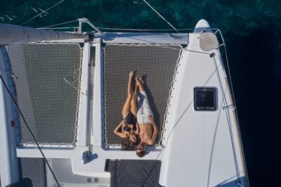 Santorini: Day Luxury Catamaran Cruise with Meal & Drinks - Getting from your hotel to Ammoudi Bay (and why it matters)