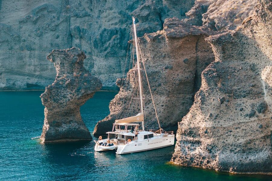 Santorini: Luxury Sunset Cruise with Dinner, BBQ, and Drinks - When to Go and What to Pack for a Santorini Sunset at Sea