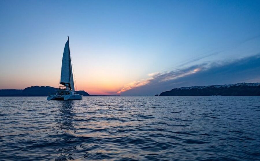Santorini: Luxury Sunset Cruise with Dinner & Open Bar - Key highlights to look for