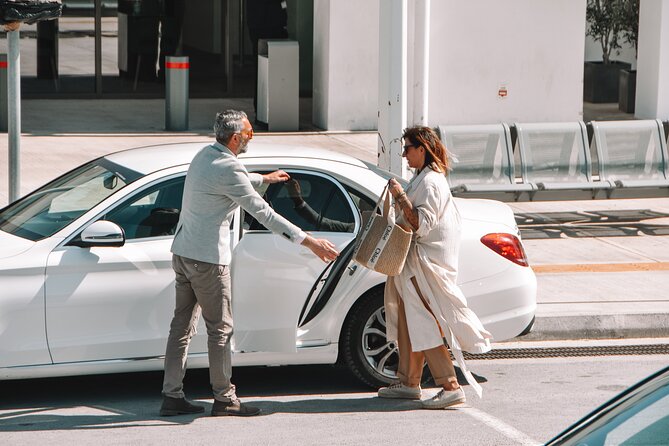 Santorini, Private Transfer with Luxury Airconditioned Vehicle - A comfort-first way to handle Santorini logistics