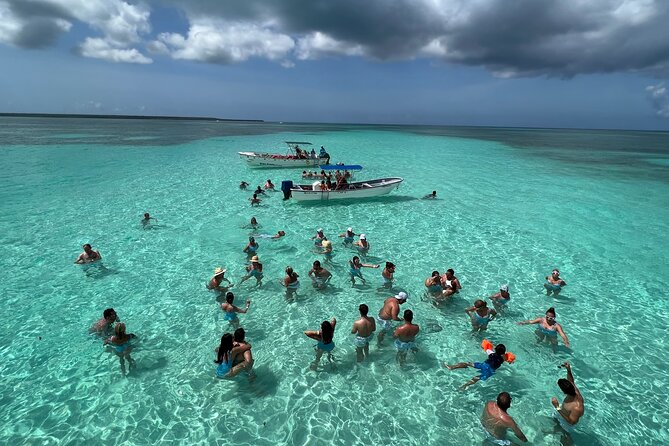 Saona Island Premium Discovery Tour from Punta Cana or Bayahíbe - Why Sundays matter for a Saona without the stampede