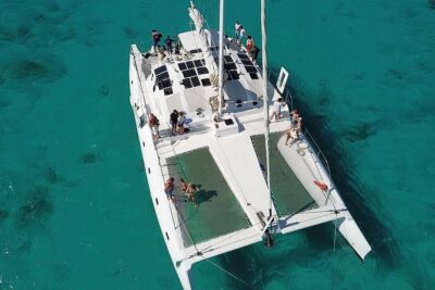 Saona Island small group and relax - luxury catamaran - The catamaran: luxury feel, but not a party scene