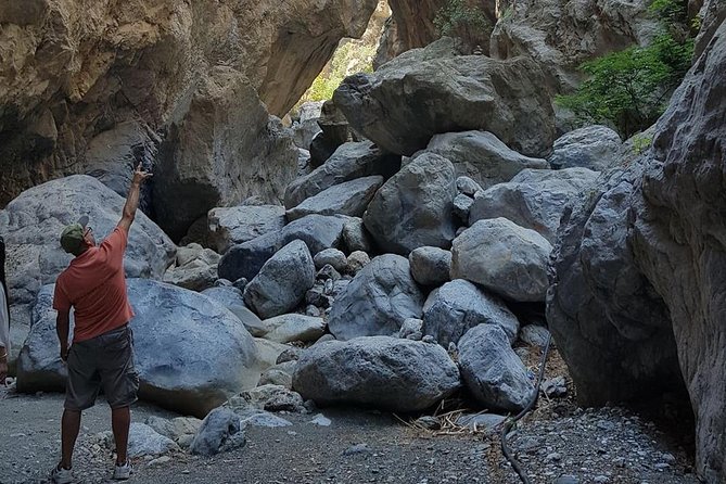 Sarakina Gorge, Kritza, Oliveoil Tasting, Mountains, South Coast - Lunch in the mountains: hand-cooked food plus wine and raki