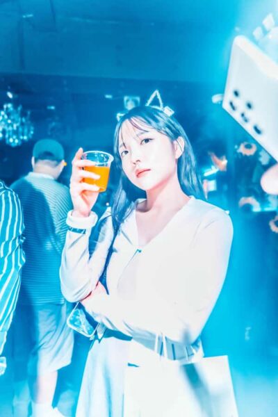 Seoul: Premium Pub Crawl with Limitless Drinks - What $65 covers—and why it can be good value