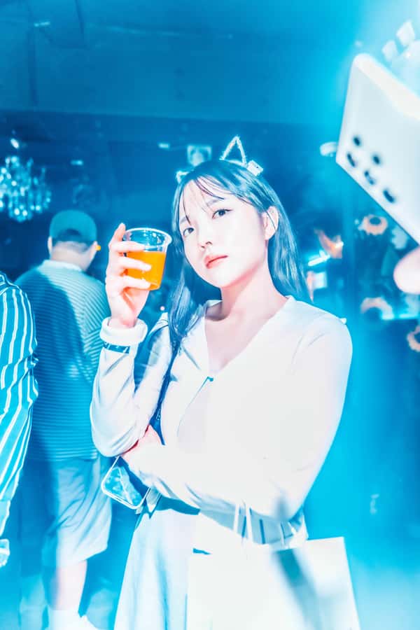 Seoul: Premium Pub Crawl with Limitless Drinks - What $65 covers—and why it can be good value