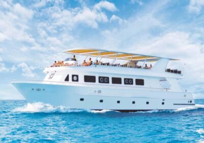 Sharm el-Sheikh: Premium Ras Mohammed & White Island Cruise - The Yacht Ride: Sun Deck Comfort vs. Heat Escape