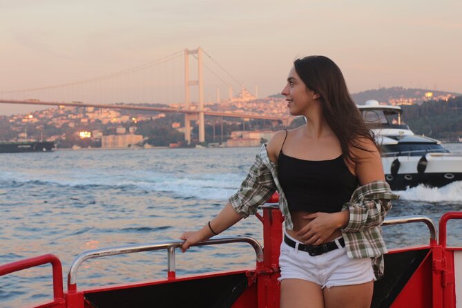 Short Bosphorus Cruise Tour With Hotel Pickup And Audio Guide - Hotel Pickup at Eminönü: Smooth Start or Time-Saver?
