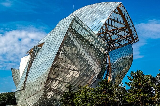 Skip-the-line Ticket Premium Access to Fondation Louis Vuitton - Getting to the Fondation: the shuttle from Place Charles de Gaulle