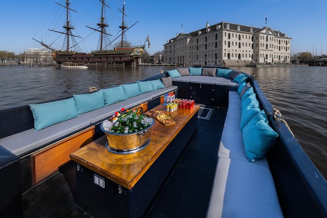 Small-Group Luxury Canal Cruise with Local Skipper - Meeting at Singel 250 and the Smooth Start