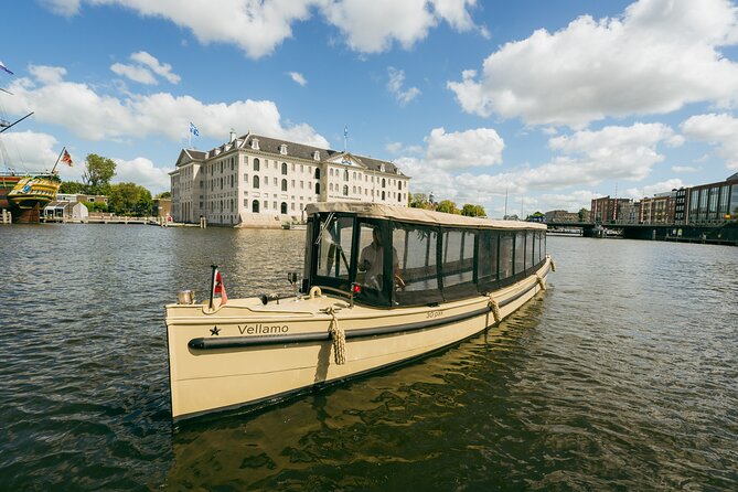 Small-Group Luxury Canal Cruise with Local Skipper - Chasing the Charm: Authentic Canal Corners