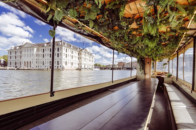 Small-Group Luxury Canal Cruise with Local Skipper - A Famous Romantic Bridge Moment