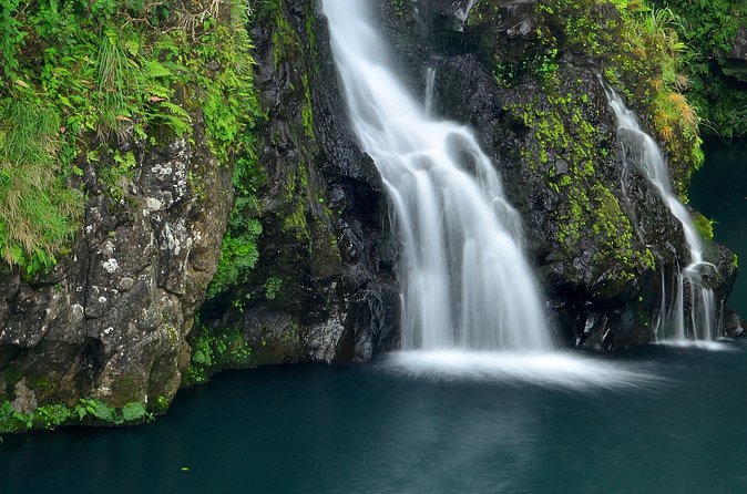 Small-Group Luxury Tour: Road to Hana and Ka'eleku Cavern Day Trip - Waikani Falls: where water does the talking
