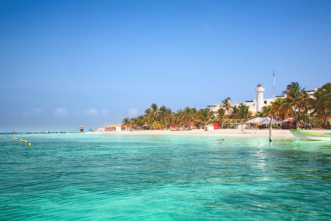 Snorkeling in Isla Mujeres, Luxury Sailing- PRIVILEGE - Playa Norte: quick photos and sightseeing, then the real Isla Mujeres payoff