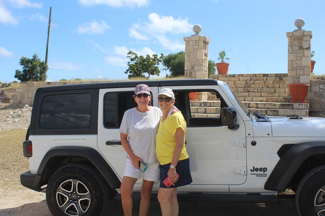 SoCoHo Luxe Private Jeep Wrangler Tour - Road House Restaurant and Bar: lunch that breaks up the driving