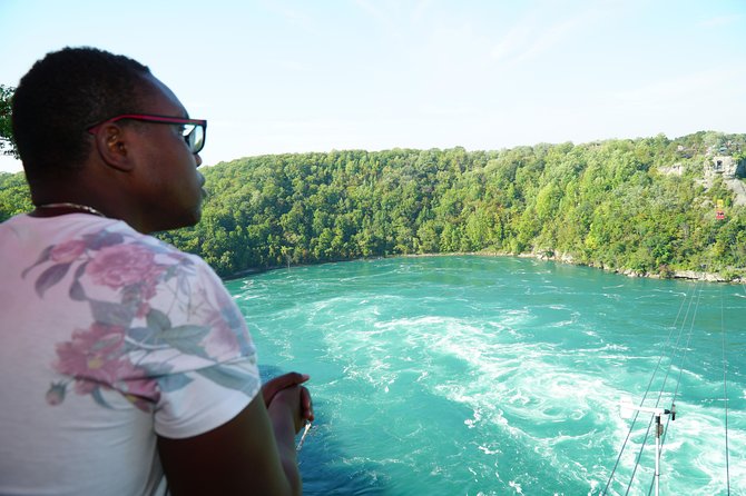 Splendours of Niagara Falls Luxury Small Group Tour from Toronto - Table Rock Welcome Centre: where the photos get easier