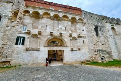 Split, Trogir & Klis: Private Tour with Local Guide in Luxury Van - Klis Fortress Above Split: Panoramic Views and GoT Stops