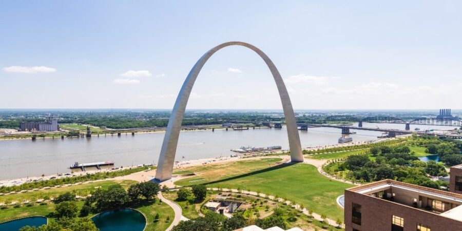 St. Louis Premium Driving Tour with Boat Ride & Arch - Key points before you go