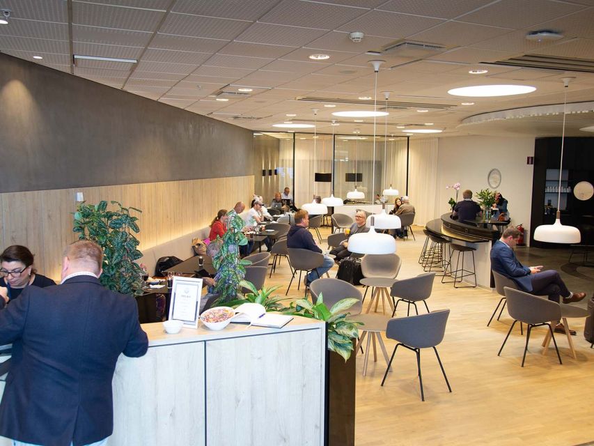 Stockholm Arlanda Airport (ARN): Premium Lounge Entry - Food and drinks: snack buffet style, not a full meal