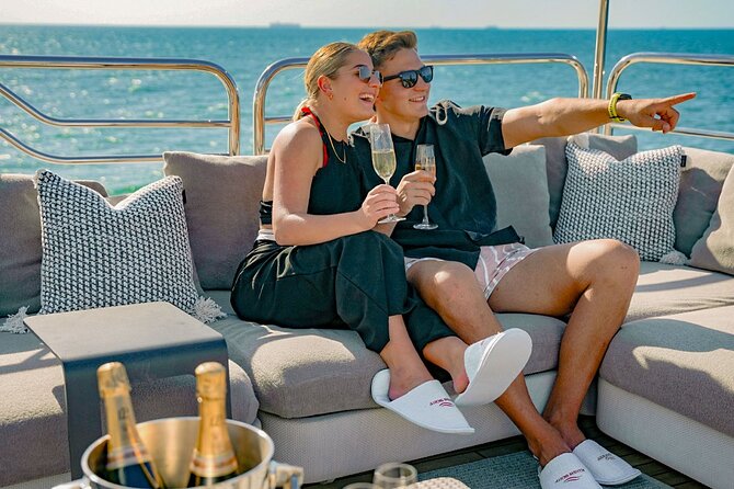 Sunseeker Superyacht: VIP Dining, Premium Drinks & Music - Why a 40-meter Sunseeker Yacht Changes the Dubai Night Game