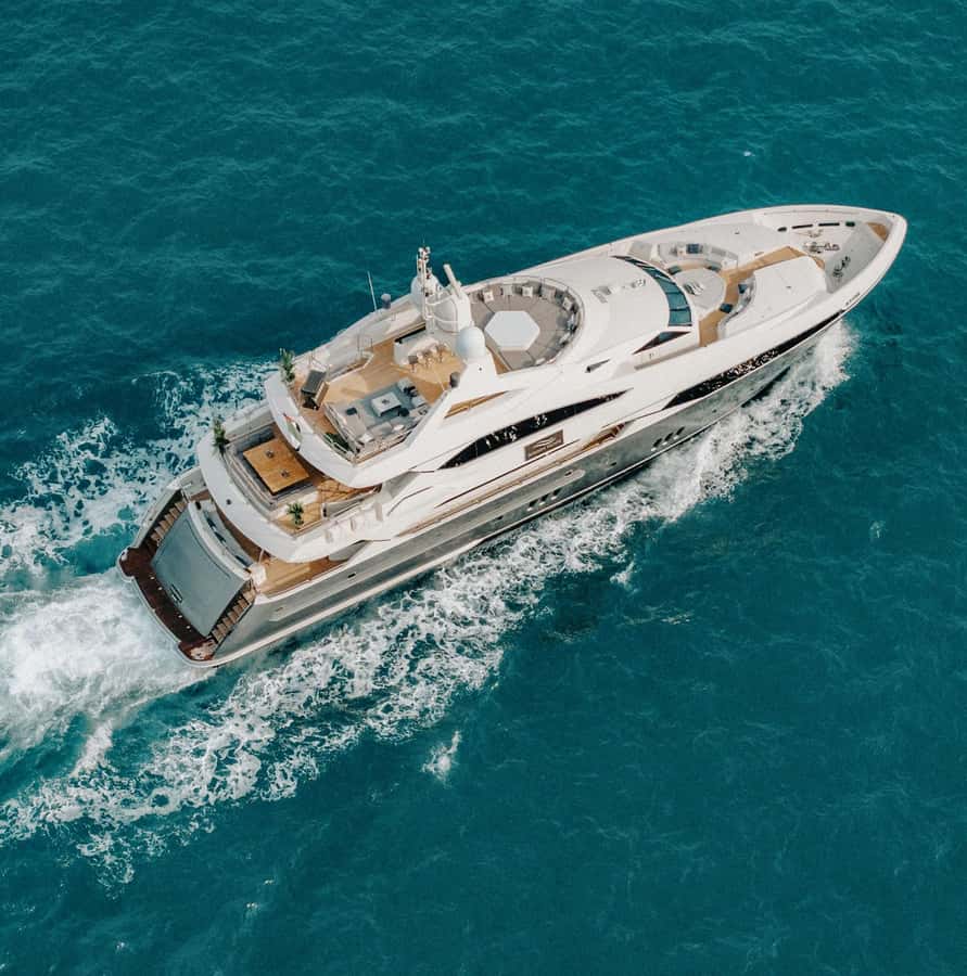 Sunseeker Superyacht: VIP Dinner, Premium Drinks& Live Music - Key things to know before you go