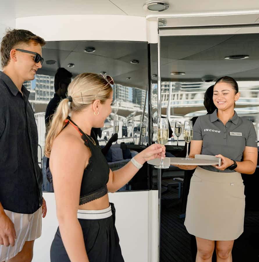 Sunseeker Superyacht: VIP Dinner, Premium Drinks& Live Music - What you’re paying for: value of $273 per person