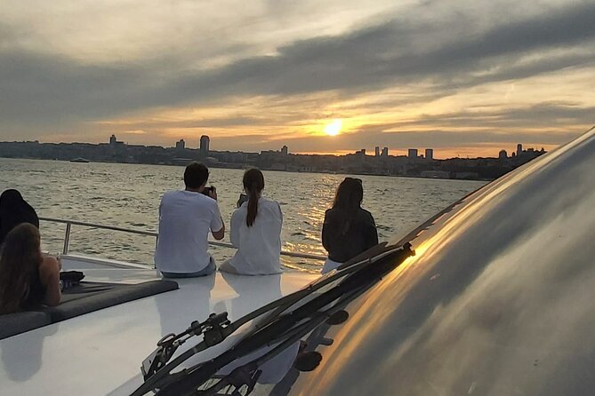 Sunset Cruise on Luxury Yacht with Transfers - Crossing to the Asian Shore: Anadolu Hisarı, Küçüksu, and Kuleli