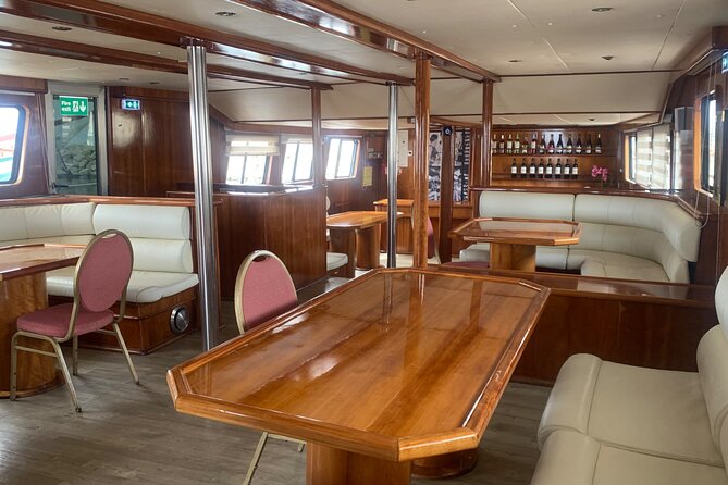 SUNSET LUXURY YACHT Protaras - HUGE slide - BBQ - 1 free drink - Food and drinks: BBQ dinner with a real party mood