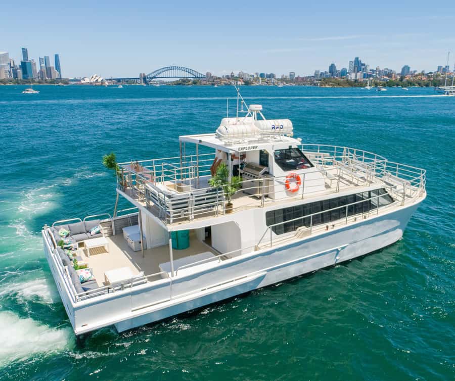 Sydney: Premium Catamaran Vivid Cruise with Welcome Drink - Seeing VIVID Sydney Light Installations From the Harbour