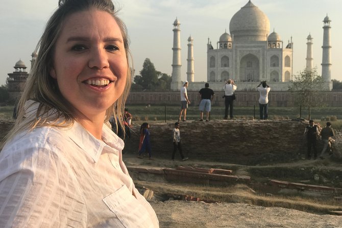 Taj Mahal skip the line luxury tour with guide - Inside the Taj Mahal complex: tuk-tuk or battery car helps