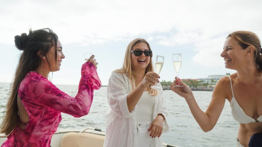 Tenerife: 2, 3 & 4 Hour Private Luxury Motorboat Charter - The final hour on the yacht: how it usually changes the feel