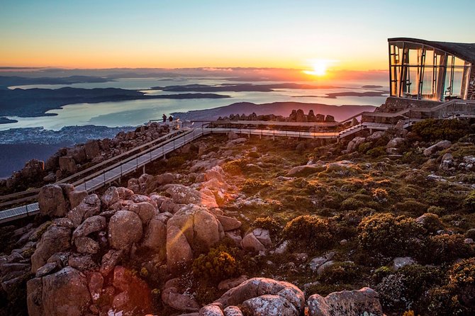 The Hobart Local - Private, luxury half-day tour - Battery Point and Hobart’s historic boulevards: best for a story-first stroll