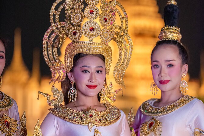 The Newest Luxury 5-Star Bangkok Chao Phraya Dinner Cruise - Dinner buffet value: Thai + international, with options you can actually use